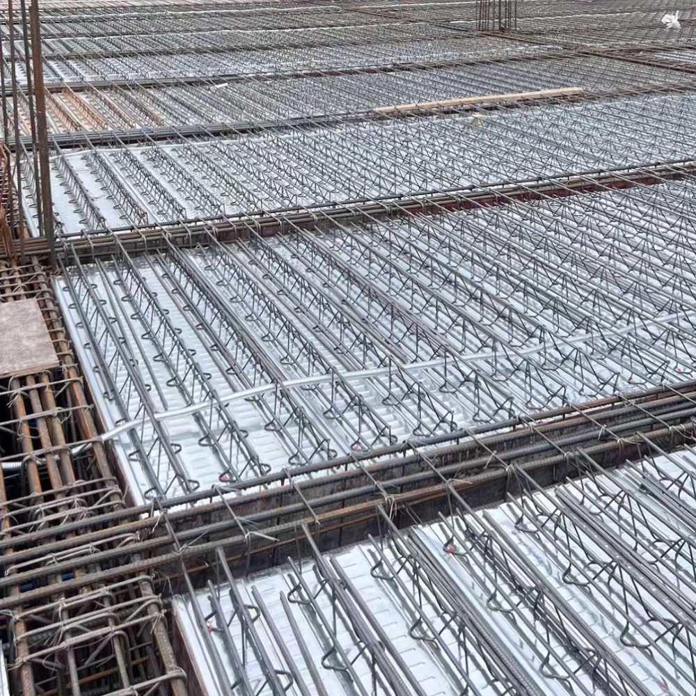 山西钢结构公司：怎样选择质量好的楼承板？